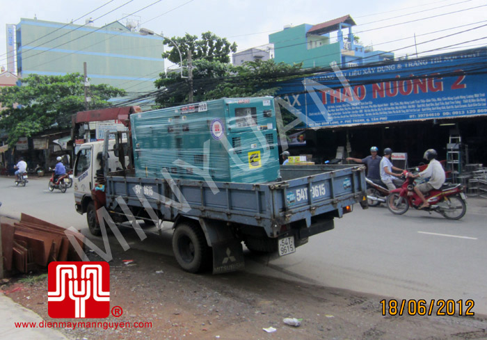 The set of 100KVA Cummins soundproof Generator was delivered to customer in Ho Chi Minh on 2012 June 18th