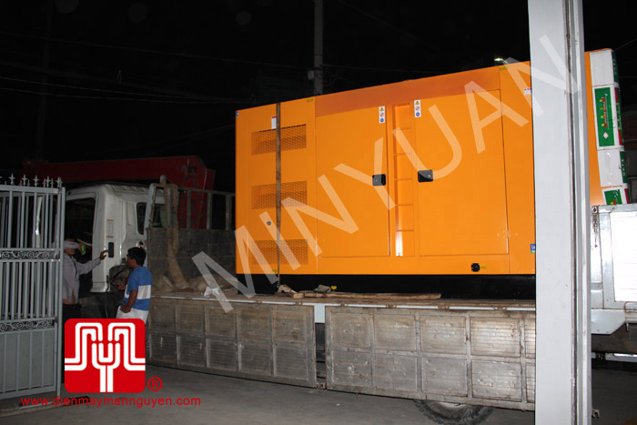 The set of 400KVA Cummins soundproof Generator  was delivered to customer in Ho Chi Minh on 2011 December 7th