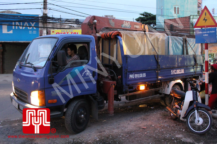 The 02 set of 40KVA Cummins soundproof Generators were delivered to customer in Ho Chi Minh on 2011 December 28th