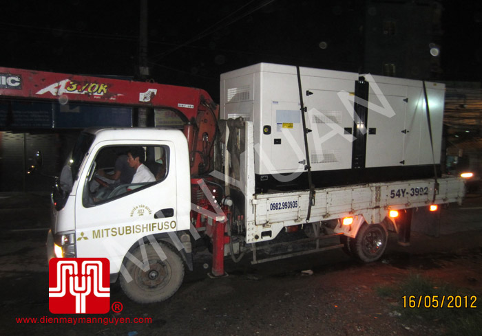 The set of 350KVA Cummins soundproof Generator was delivered to customer in Ho Chi Minh on 2012 May 16th
