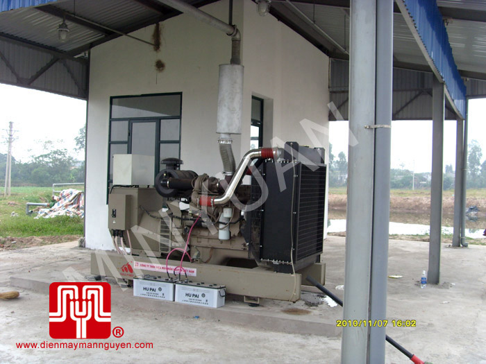 Ngày 7.11.2010 giao Tổ máy phát điện CUMMINS trần cho Công ty Dầu khí Việt Nam dự án trạm xăng dầu Thái